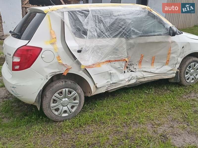 Хэтчбек Skoda Fabia 2014 в Черновцах