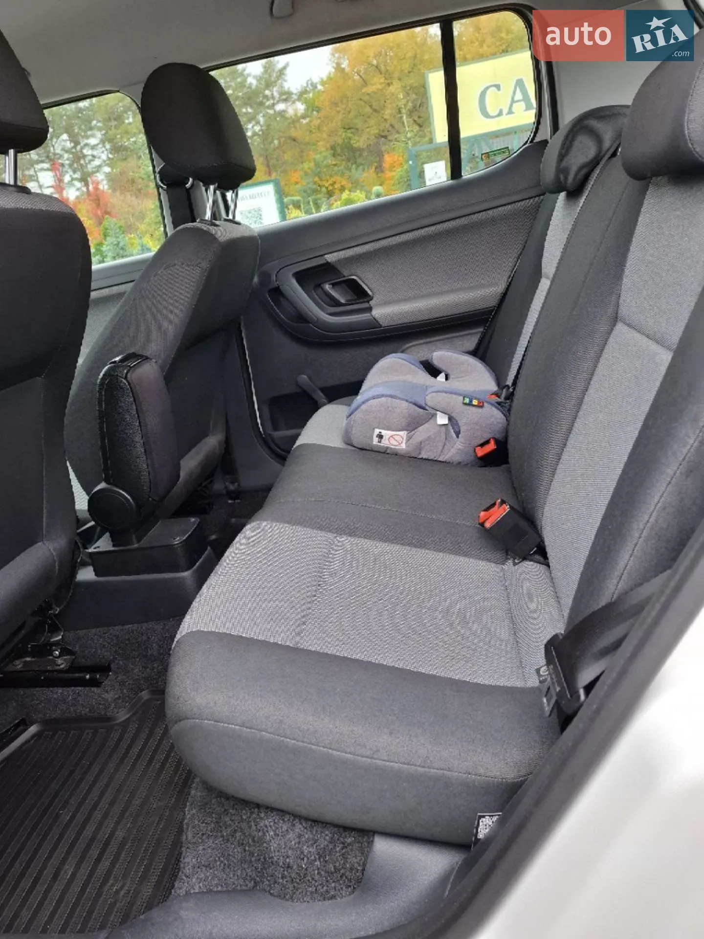 2013 Skoda Fabia - мініатюра 5