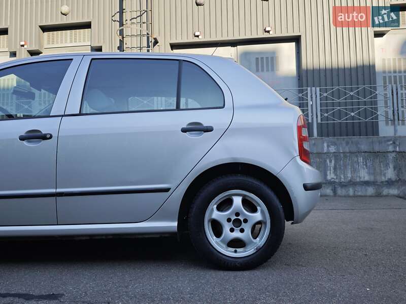Хетчбек Skoda Fabia 2001 в Києві