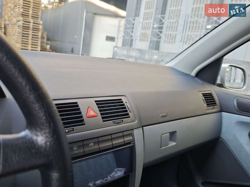 Хетчбек Skoda Fabia 2001 в Києві