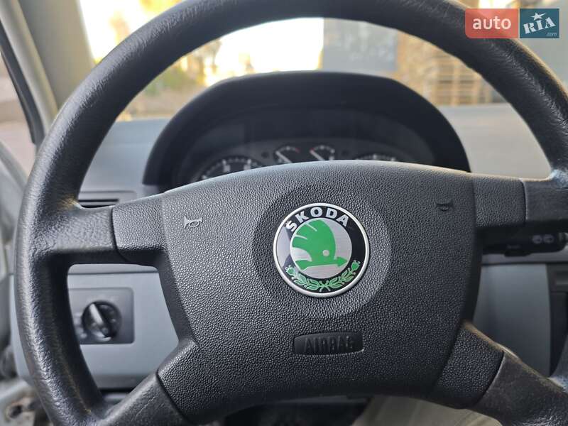 Хетчбек Skoda Fabia 2001 в Києві