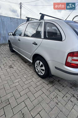 Хетчбек Skoda Fabia 2007 в  фото 5 Хетчбек Skoda Fabia 2007 в