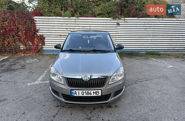 Хетчбек Skoda Fabia 2011 в Запоріжжі