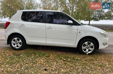 Хэтчбек Skoda Fabia 2012 в 