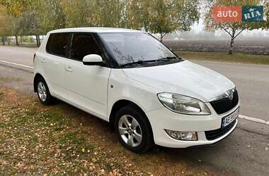 Хэтчбек Skoda Fabia 2012 в 