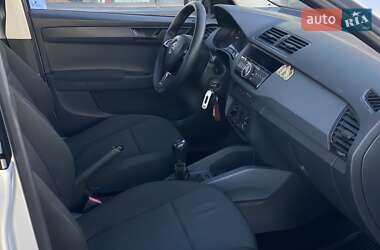 Хетчбек Skoda Fabia 2015 в 
