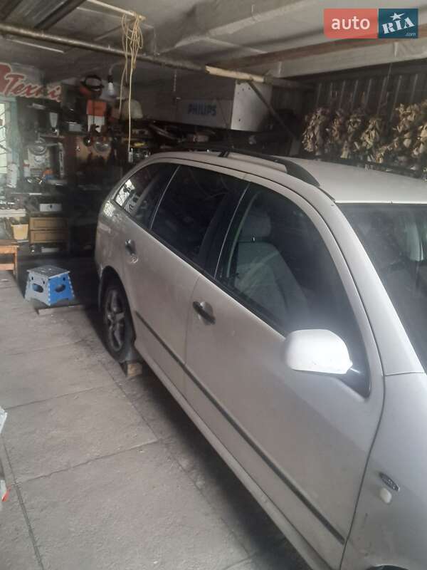 Універсал Skoda Fabia 2002 в Дніпрі