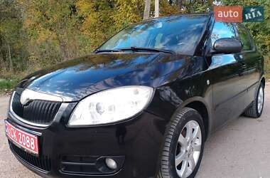 Хетчбек Skoda Fabia 2008 в  фото 2 Хетчбек Skoda Fabia 2008 в