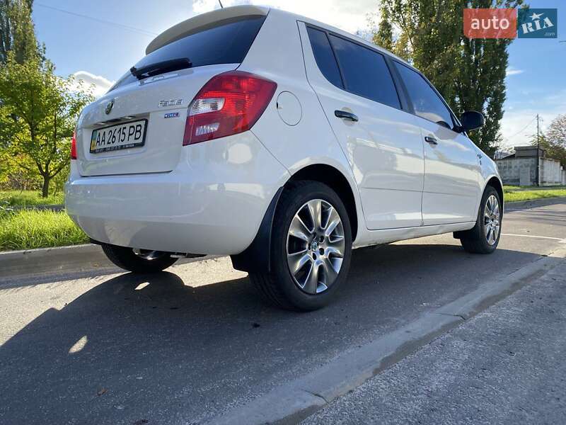 Хэтчбек Skoda Fabia 2011 в Киеве фото 5 Хэтчбек Skoda Fabia 2011 в Киеве