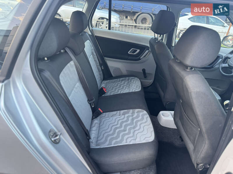 Универсал Skoda Fabia 2010 в Ровно фото 30 Универсал Skoda Fabia 2010 в Ровно