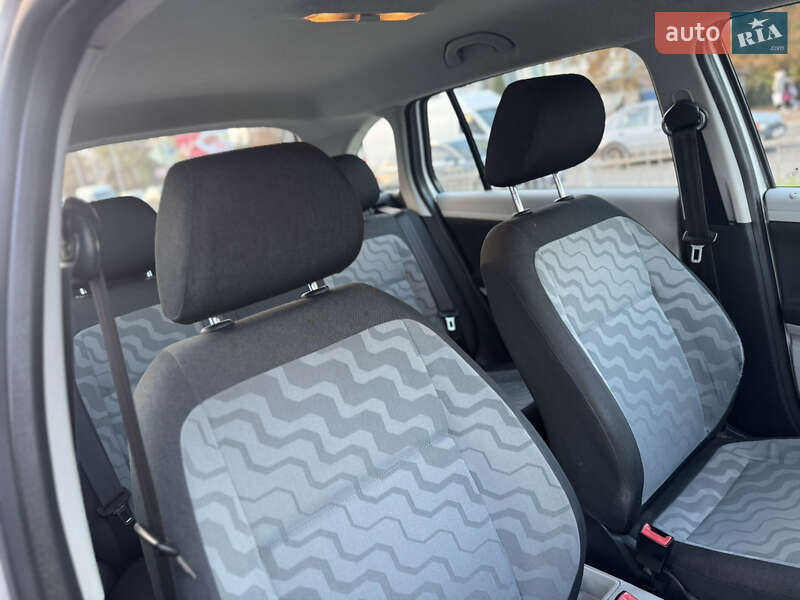 Универсал Skoda Fabia 2010 в Ровно фото 38 Универсал Skoda Fabia 2010 в Ровно