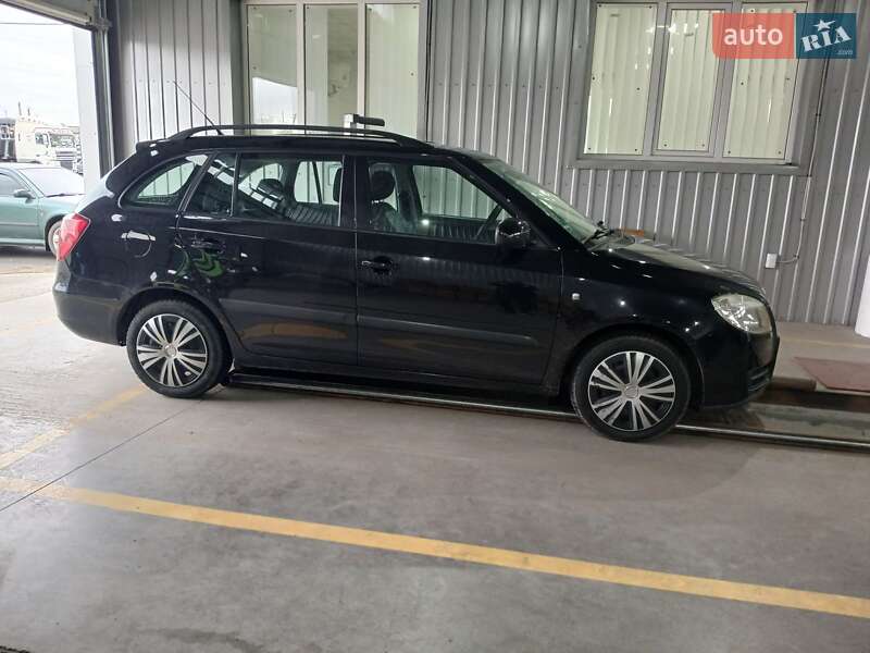 Универсал Skoda Fabia 2009 в Чернигове