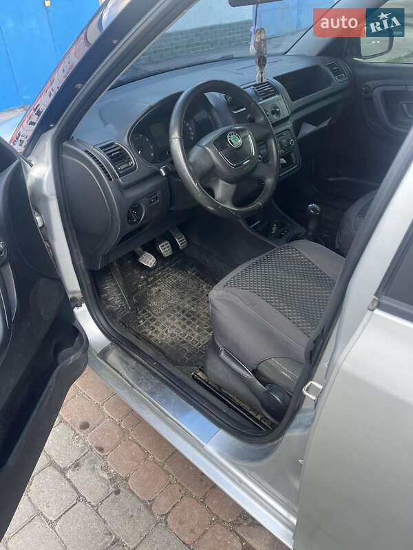 Хэтчбек Skoda Fabia 2011 в Каменец-Подольском фото 6 Хэтчбек Skoda Fabia 2011 в Каменец-Подольском