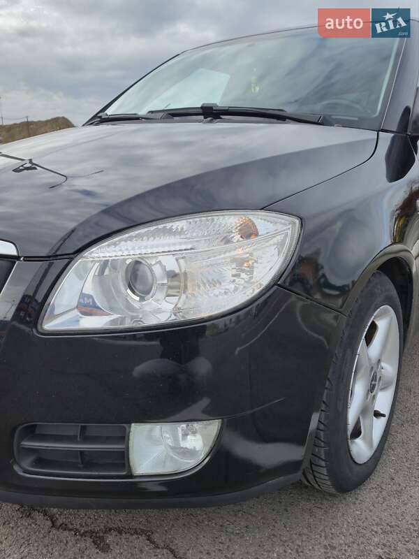 Хэтчбек Skoda Fabia 2009 в Луцке