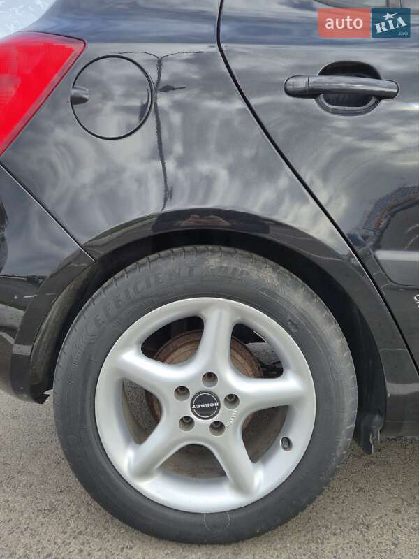 Хэтчбек Skoda Fabia 2009 в Луцке