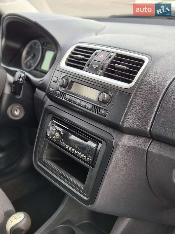 Хэтчбек Skoda Fabia 2009 в Луцке