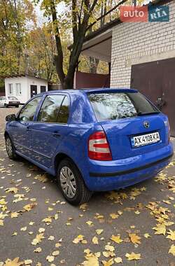 Хетчбек Skoda Fabia 2004 в 