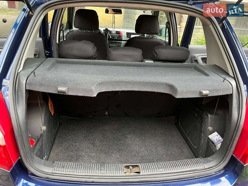 Хэтчбек Skoda Fabia 2011 в Львове