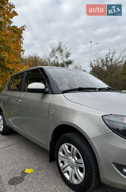 Хэтчбек Skoda Fabia 2013 в 