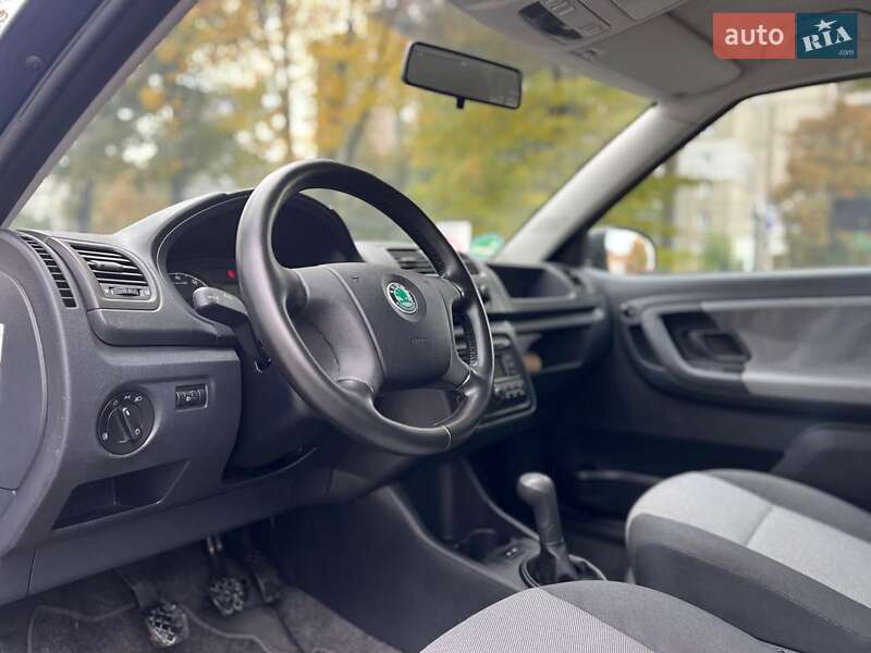 Хэтчбек Skoda Fabia 2008 в Луцке