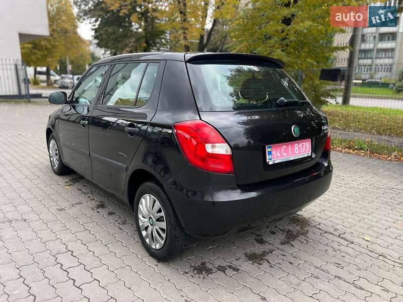 Хэтчбек Skoda Fabia 2008 в Луцке