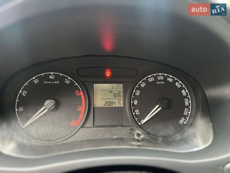 Хэтчбек Skoda Fabia 2008 в Луцке