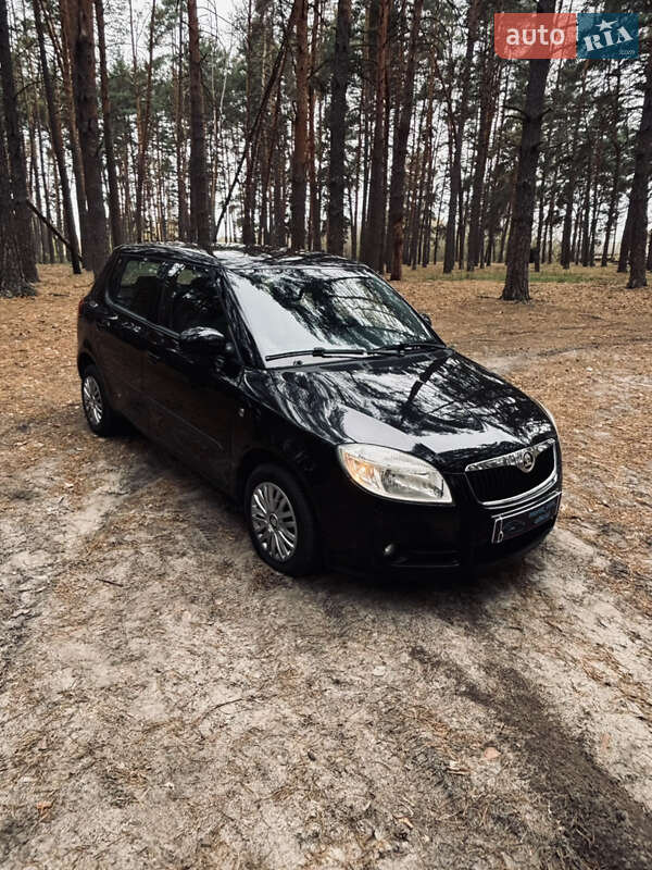 Хэтчбек Skoda Fabia 2008 в Солоницевке
