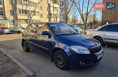 Хэтчбек Skoda Fabia 2008 в 