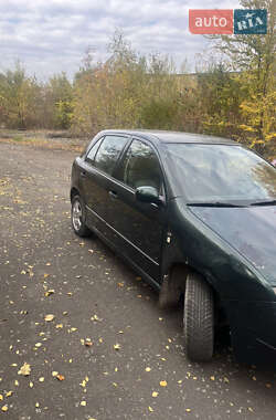Седан Skoda Fabia 2002 в  фото 2 Седан Skoda Fabia 2002 в