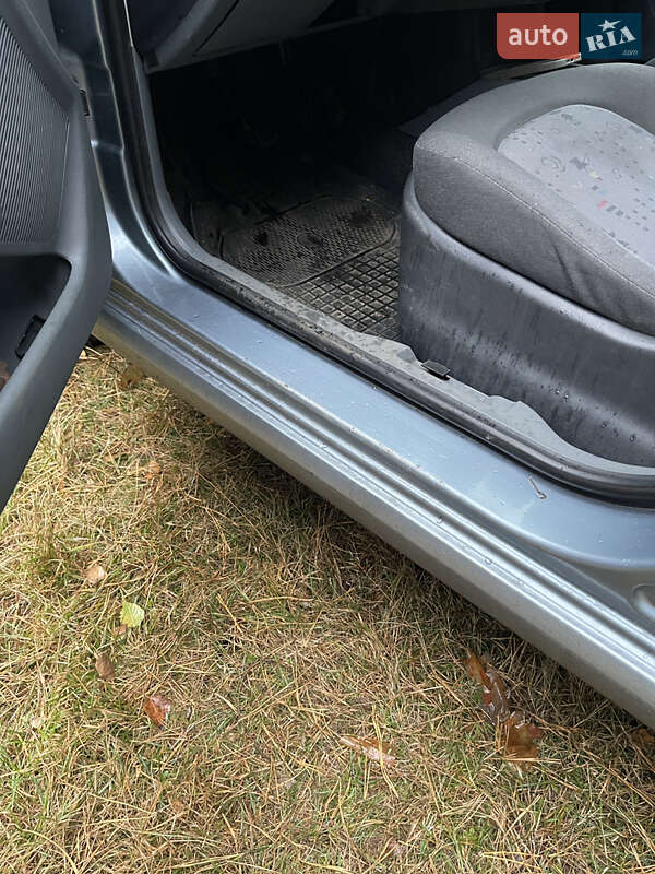 Хетчбек Skoda Fabia 2004 в Чернігові