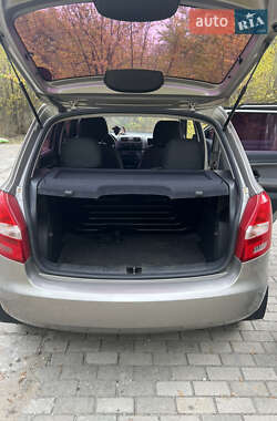 Хэтчбек Skoda Fabia 2009 в  фото 8 Хэтчбек Skoda Fabia 2009 в