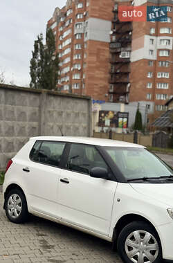 Хэтчбек Skoda Fabia 2009 в  фото 16 Хэтчбек Skoda Fabia 2009 в