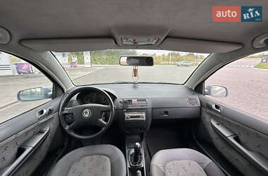 Хэтчбек Skoda Fabia 2002 в 