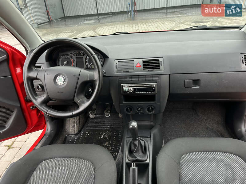 Хэтчбек Skoda Fabia 2006 в Долине