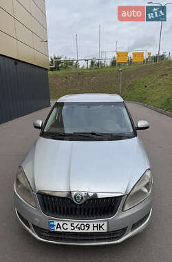 Хэтчбек Skoda Fabia 2012 в 