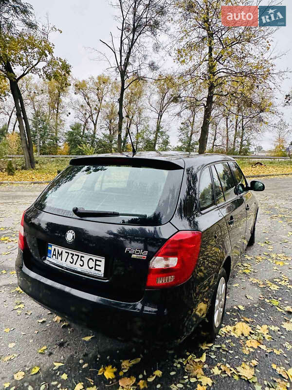 Универсал Skoda Fabia 2010 в 