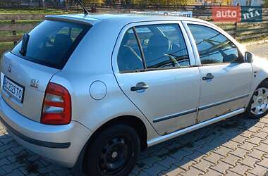 Хэтчбек Skoda Fabia 2001 в  фото 3 Хэтчбек Skoda Fabia 2001 в