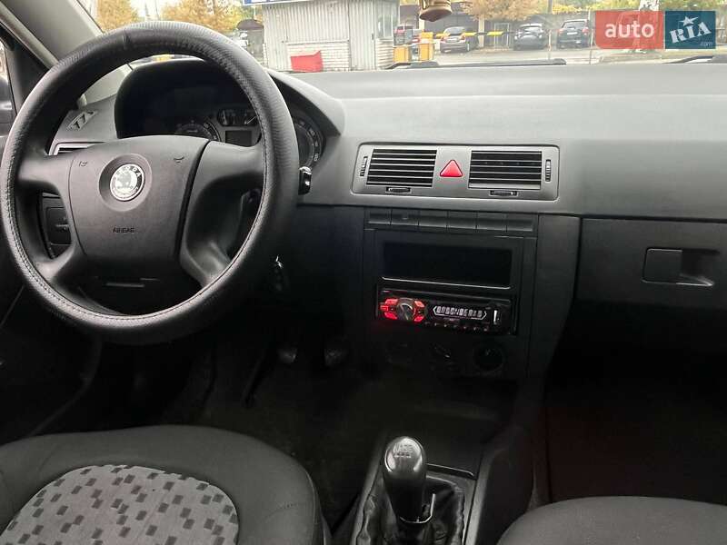Хэтчбек Skoda Fabia 2007 в Днепре