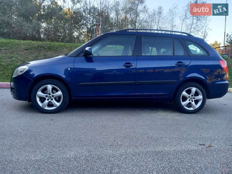 Універсал Skoda Fabia 2009 в Львові
