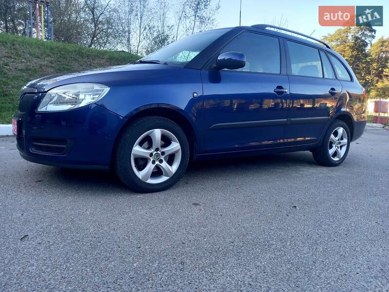 Універсал Skoda Fabia 2009 в Львові