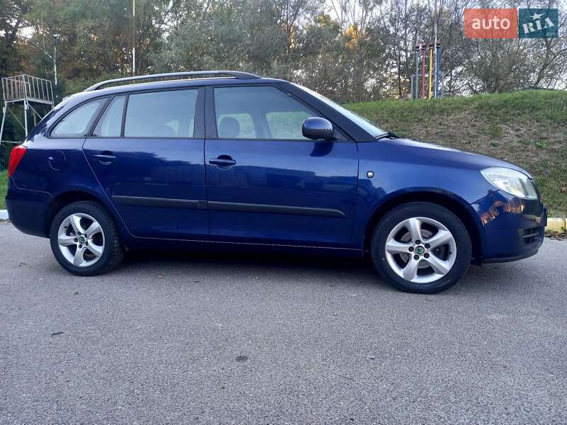 Універсал Skoda Fabia 2009 в Львові