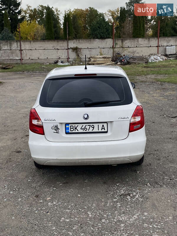 Універсал Skoda Fabia 2014 в Софіївській Борщагівці