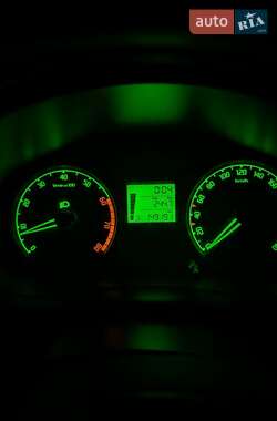 Хэтчбек Skoda Fabia 2008 в 
