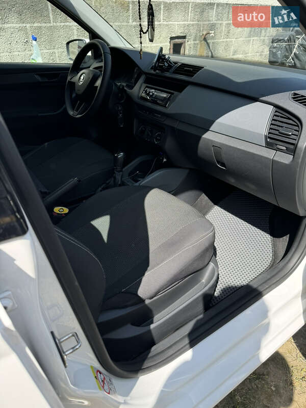 Хетчбек Skoda Fabia 2017 в Ужгороді фото 16 Хетчбек Skoda Fabia 2017 в Ужгороді