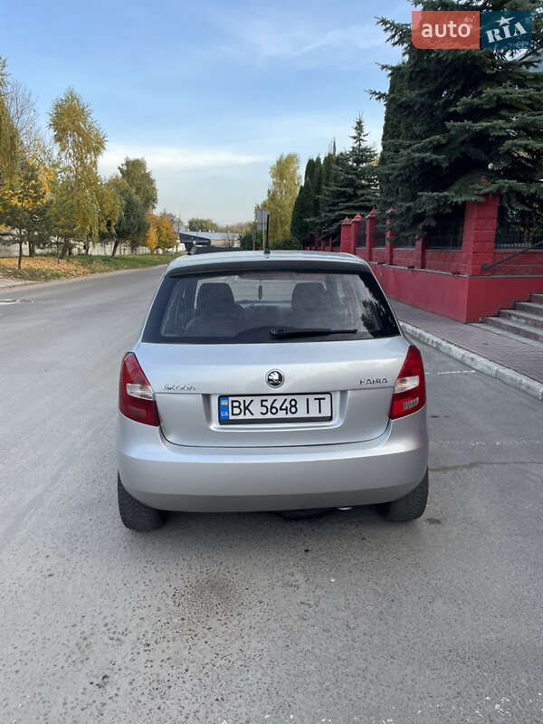 Хэтчбек Skoda Fabia 2014 в Ровно