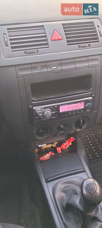 Хэтчбек Skoda Fabia 2005 в Каменке-Бугской