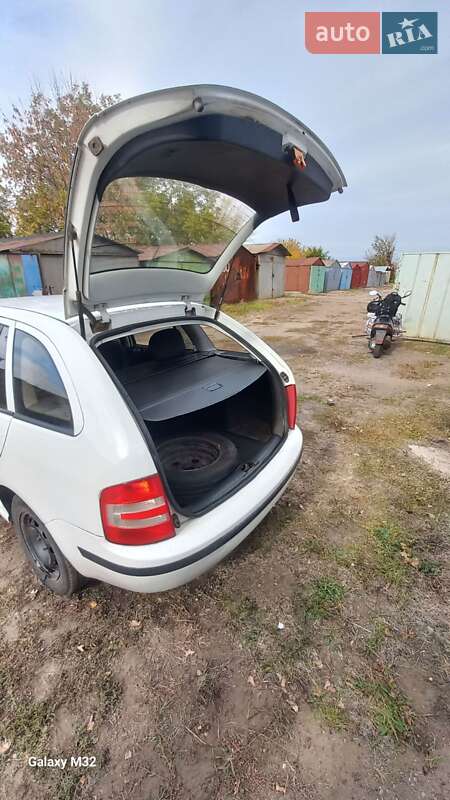 Универсал Skoda Fabia 2004 в Марганце