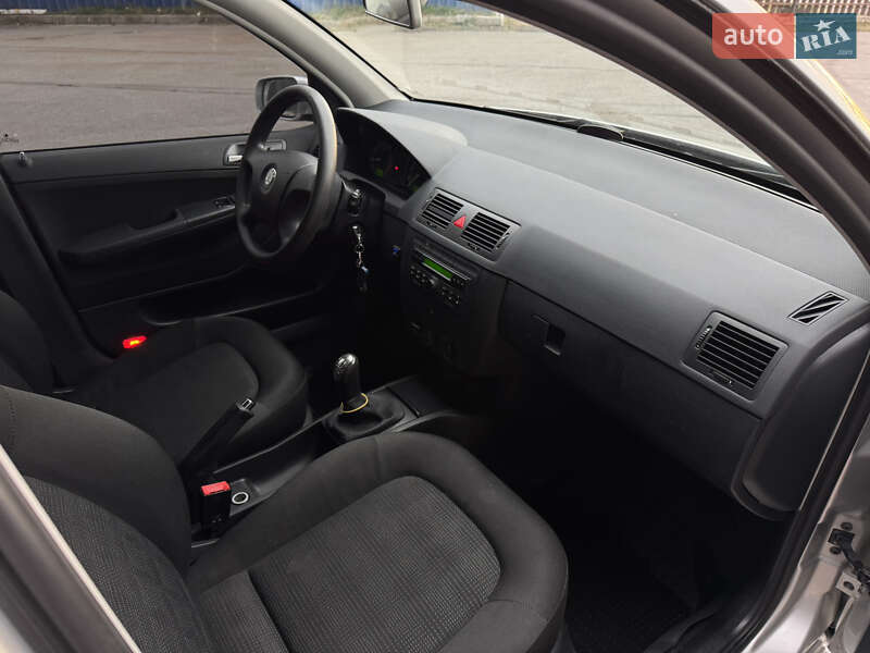 Хетчбек Skoda Fabia 2006 в Харкові