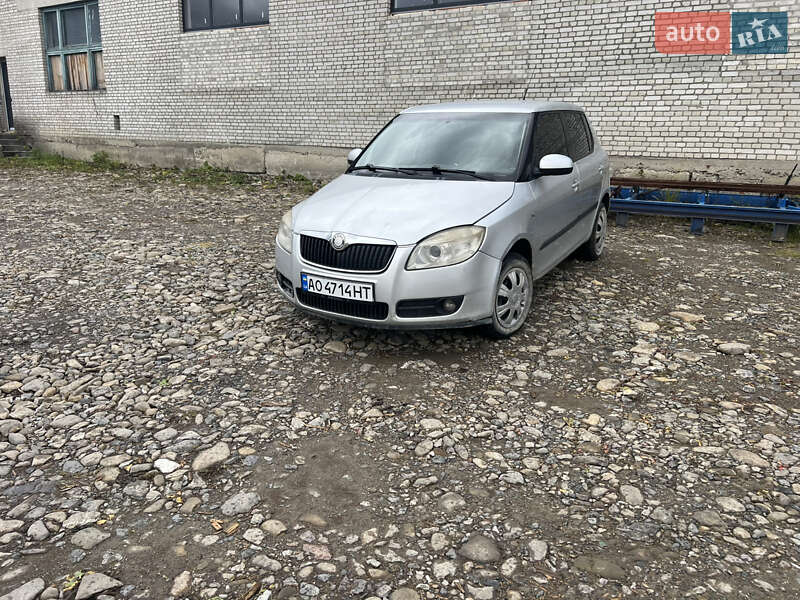 Хэтчбек Skoda Fabia 2008 в Рахове фото Хэтчбек Skoda Fabia 2008 в Рахове