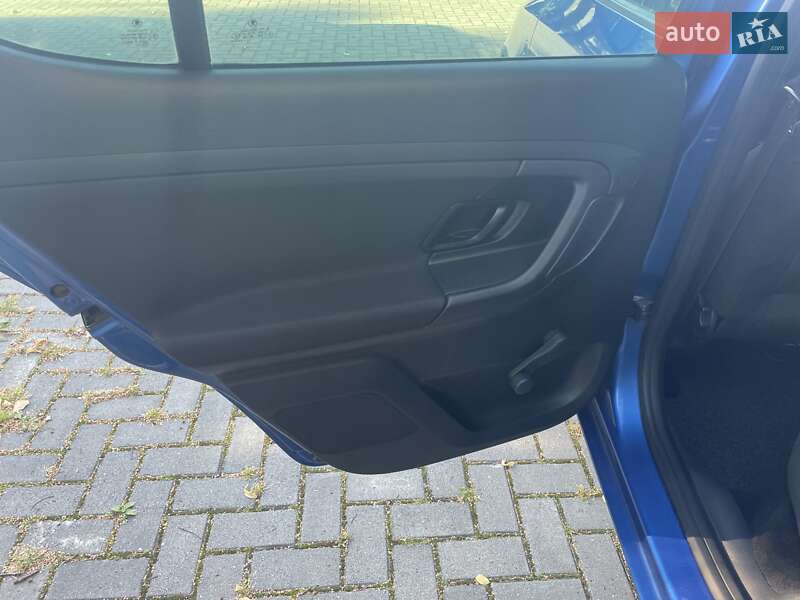 Хэтчбек Skoda Fabia 2011 в Золочеве